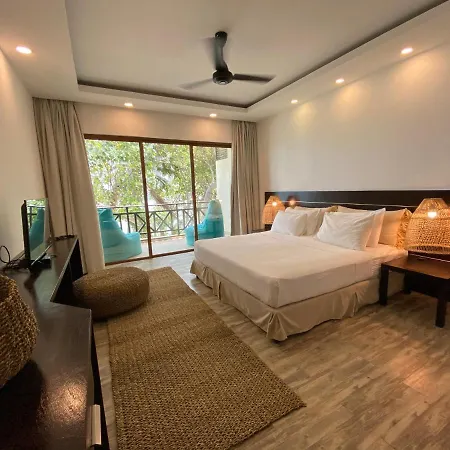 Overviewmaldive Bycanopus Hotel